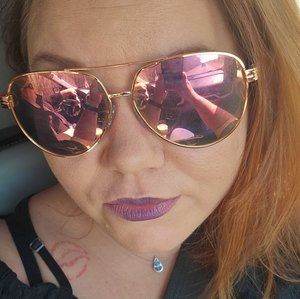 Meet your Posher, Leslie